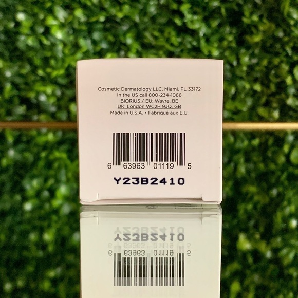 Dr. B Lab Oil To Foam Cleanser | NEW | Dr Brandt - Picture 9 of 10